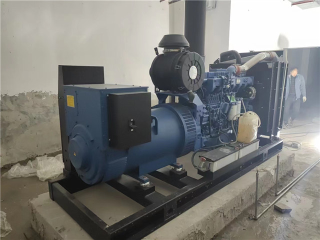 平(píng)涼欣雅苑發電(dian)機安裝調試完(wán)成