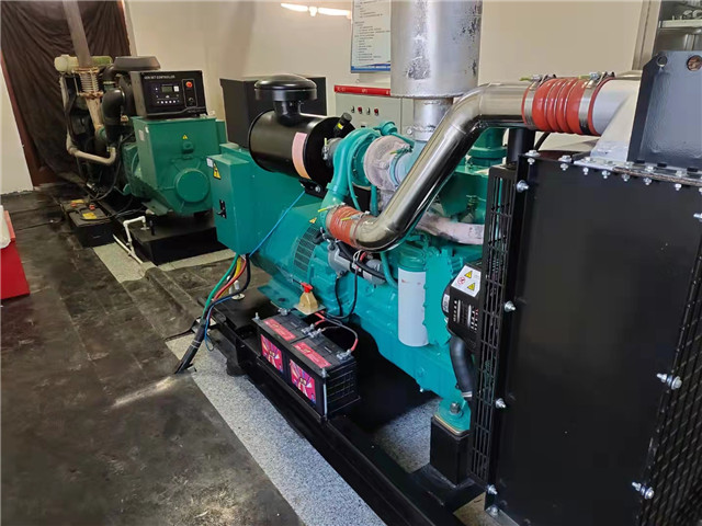 康明(míng)斯柴油發電(dian)機